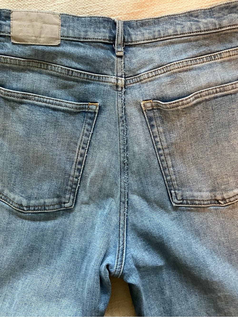 Everlane Women’s Way High Sailor jean in light wash, size 30R - Picture 5 of 7